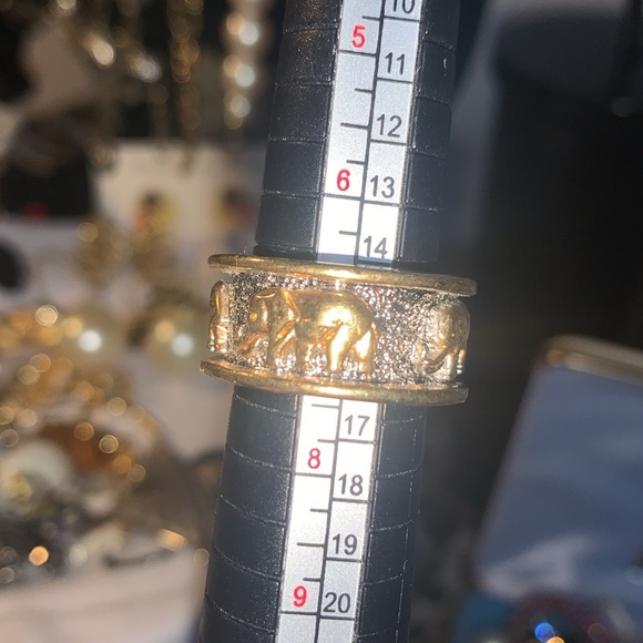 Gold and silver tone elephant ring - size 7 - Picture 3 of 7